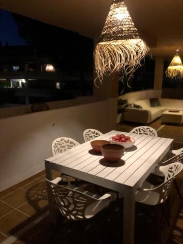 Center Beach 2 Beds Appartement Elviria Marbella Eksteriør billede
