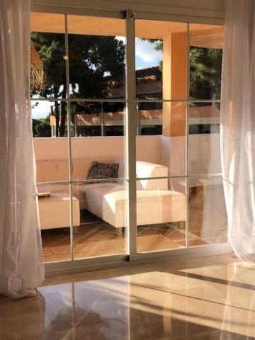 Center Beach 2 Beds Appartement Elviria Marbella Eksteriør billede