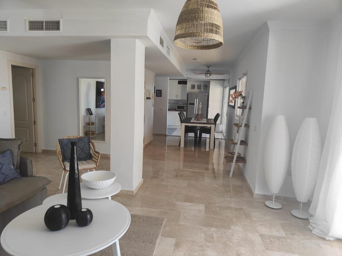 Center Beach 2 Beds Appartement Elviria Marbella Eksteriør billede