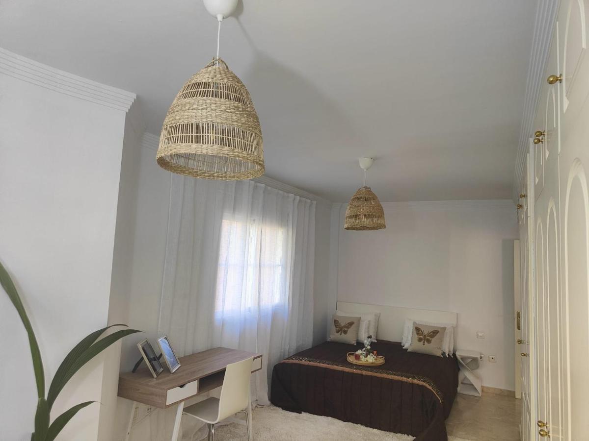 Center Beach 2 Beds Appartement Elviria Marbella Eksteriør billede