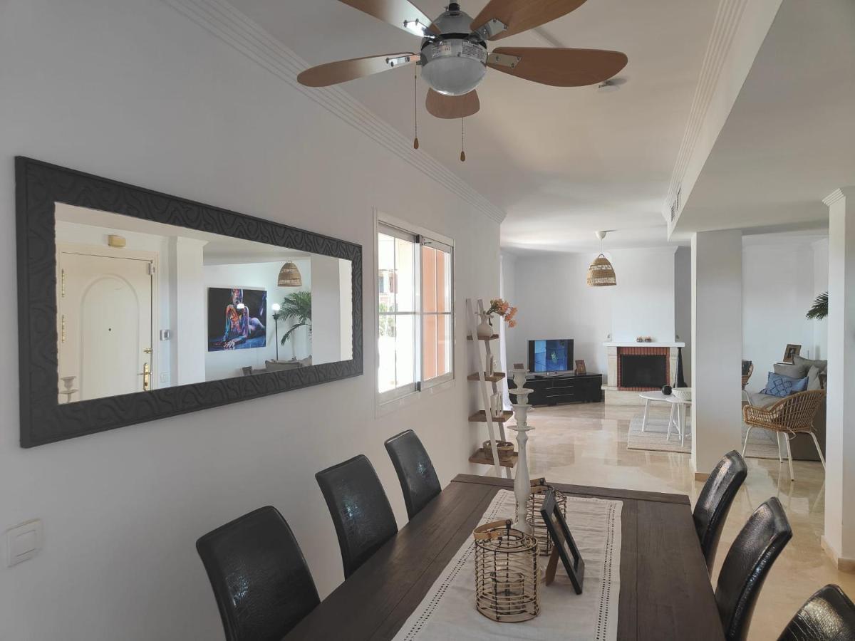 Center Beach 2 Beds Appartement Elviria Marbella Eksteriør billede